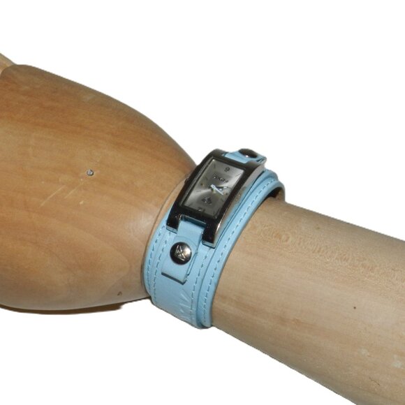 Vintage Roxy Blue Genuine Leather Band Chic Ladies Watch New Battery! - Picture 4 of 15